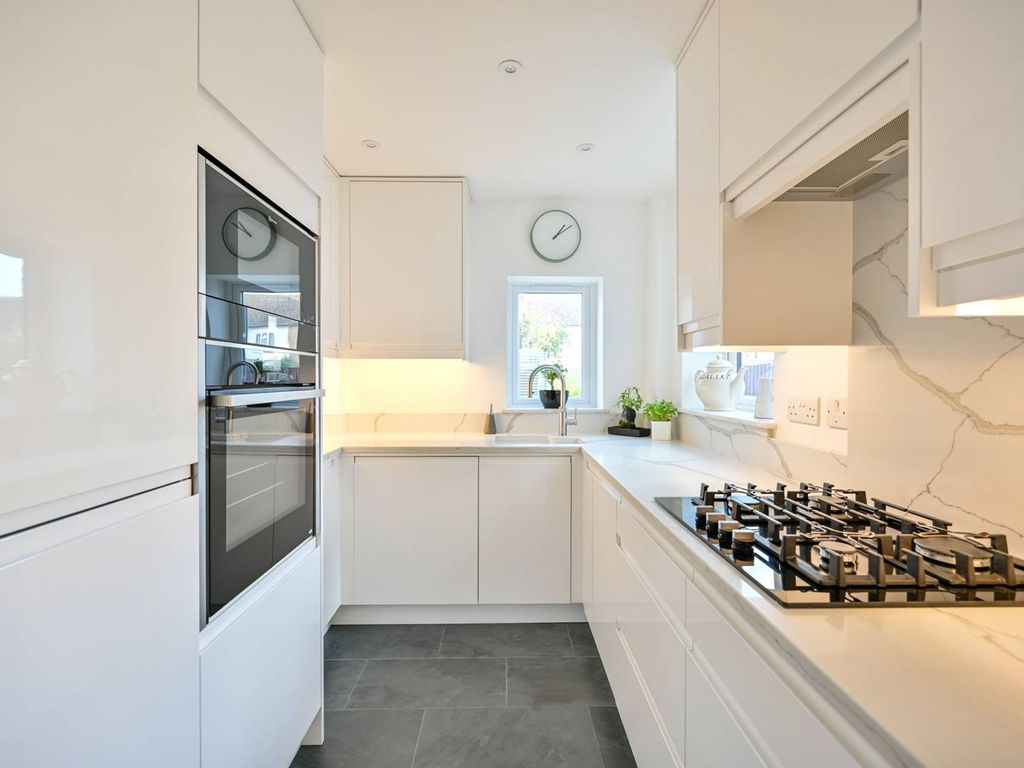 3 bed terraced house for sale in Road, New Malden KT3 Zoopla