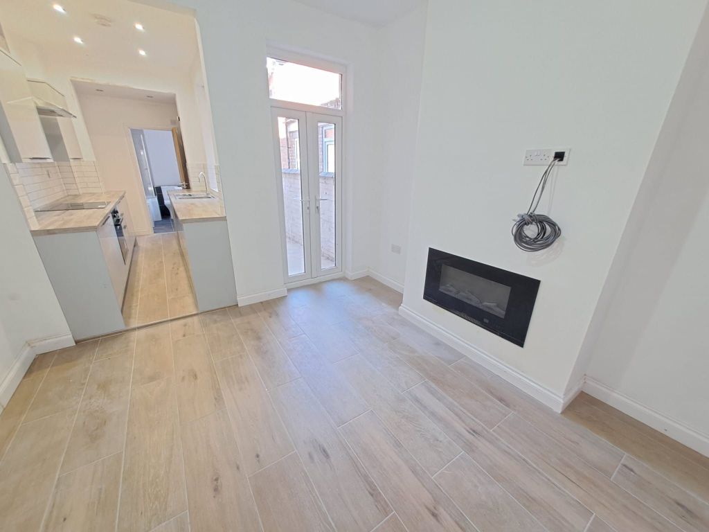 3 bed terraced house to rent in Clarendon Park Road, Leicester LE2 Zoopla