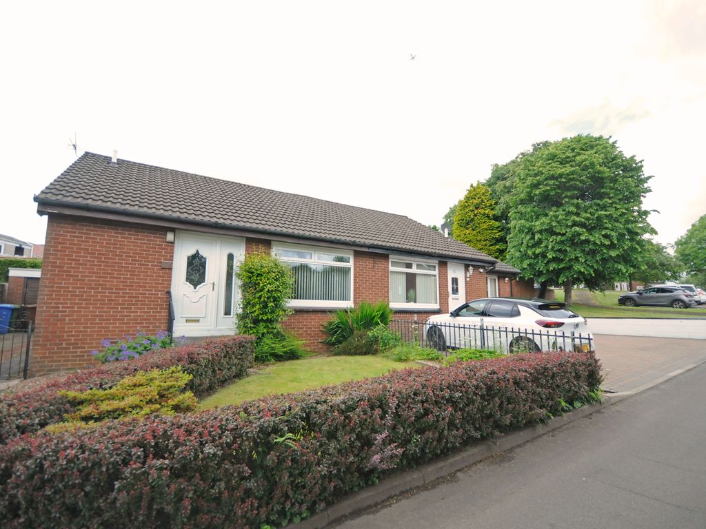 2 bed semidetached bungalow for sale in Lochview Drive, Hogganfield