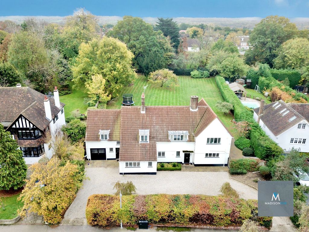 6 bed detached house to rent in Spareleaze Hill, Loughton, Essex IG10
