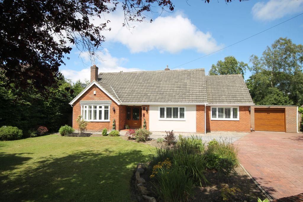 3 bed detached bungalow for sale in Middle Drive, Darras Hall