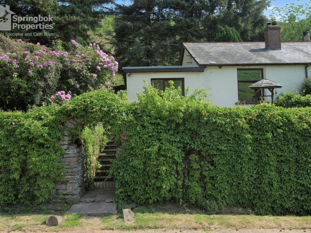 4 bed semidetached bungalow for sale in Abergavenny, Abergavenny