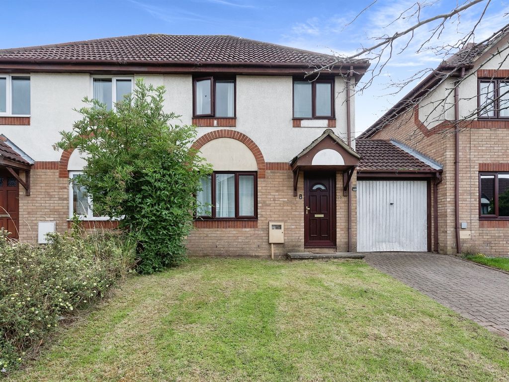 3 bed semidetached house for sale in Pimpernel Grove, Walnut Tree