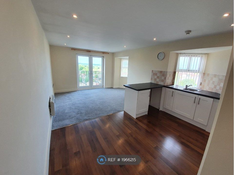 2 bed flat to rent in King Edward Street, Normanton WF6, £675 pcm Zoopla