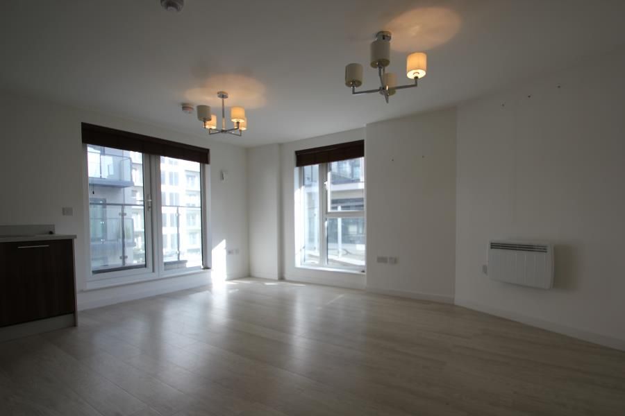 2 bed flat to rent in Bradfield Close, Woking GU22 Zoopla