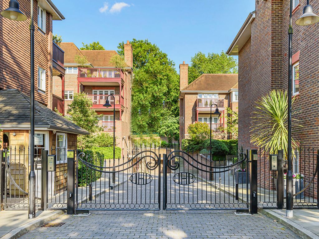 3 bed flat for sale in Hammers Lane, London NW7 Zoopla