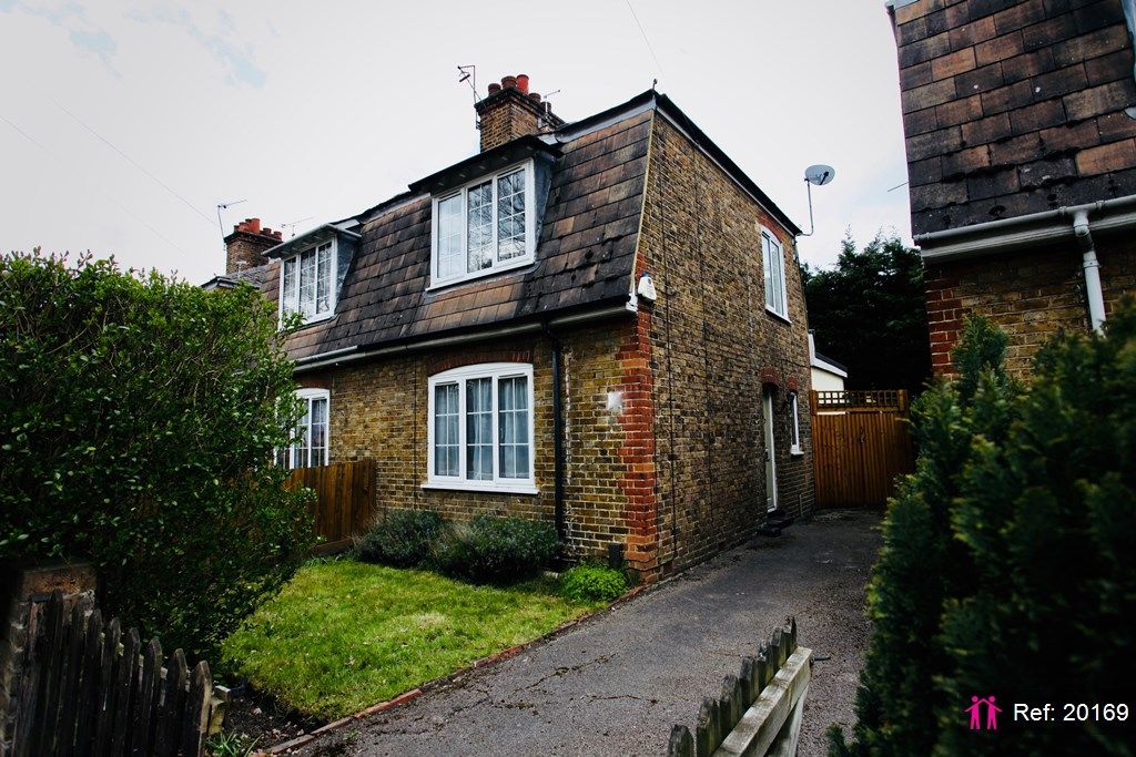 1 bed semidetached house to rent in Mill Road, Esher KT10 Zoopla