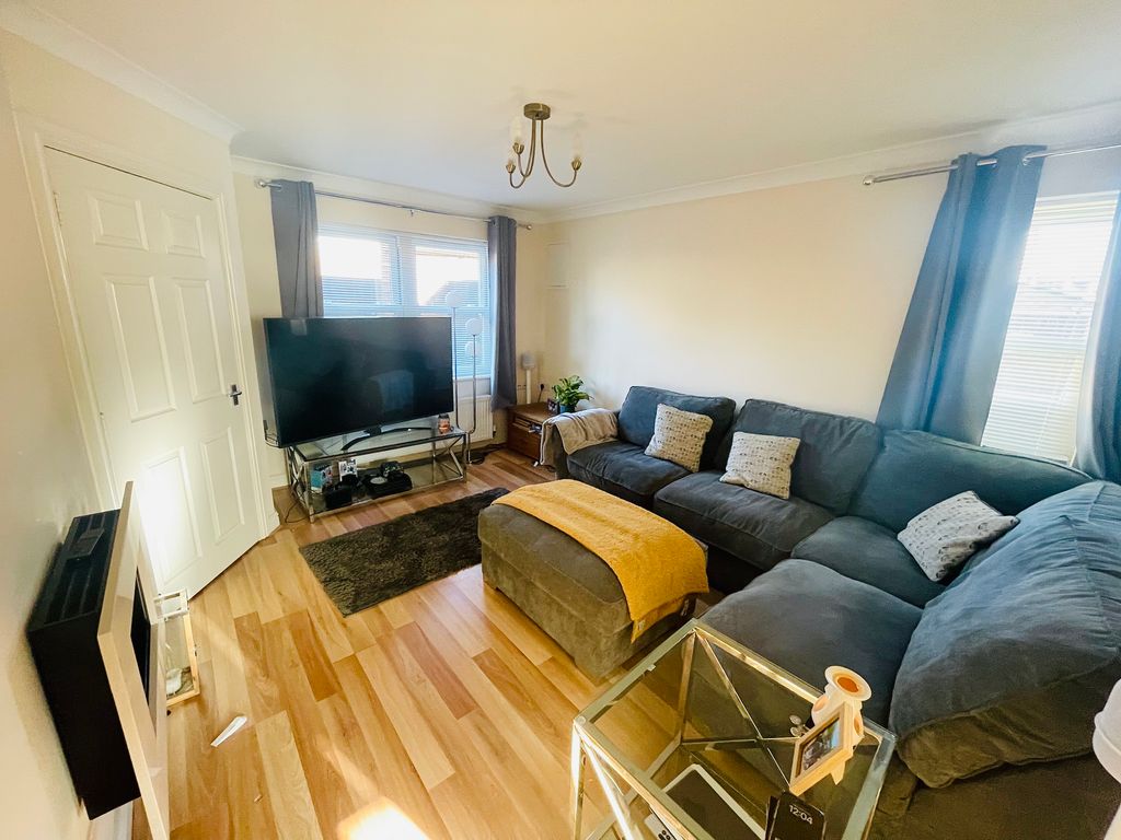 2 bed semidetached house to rent in Minster Court, Long Sutton