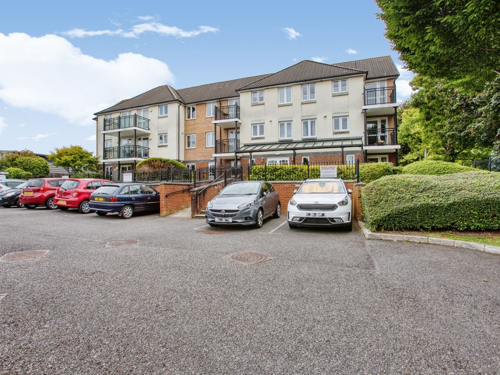 2 bed flat for sale in Yeovil, Somerset BA21, £115,000 Zoopla