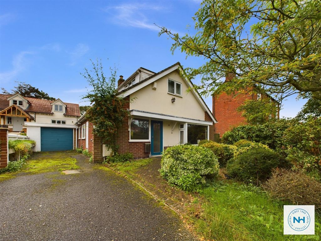 2 bed detached bungalow for sale in Main Street, Rempstone LE12, £