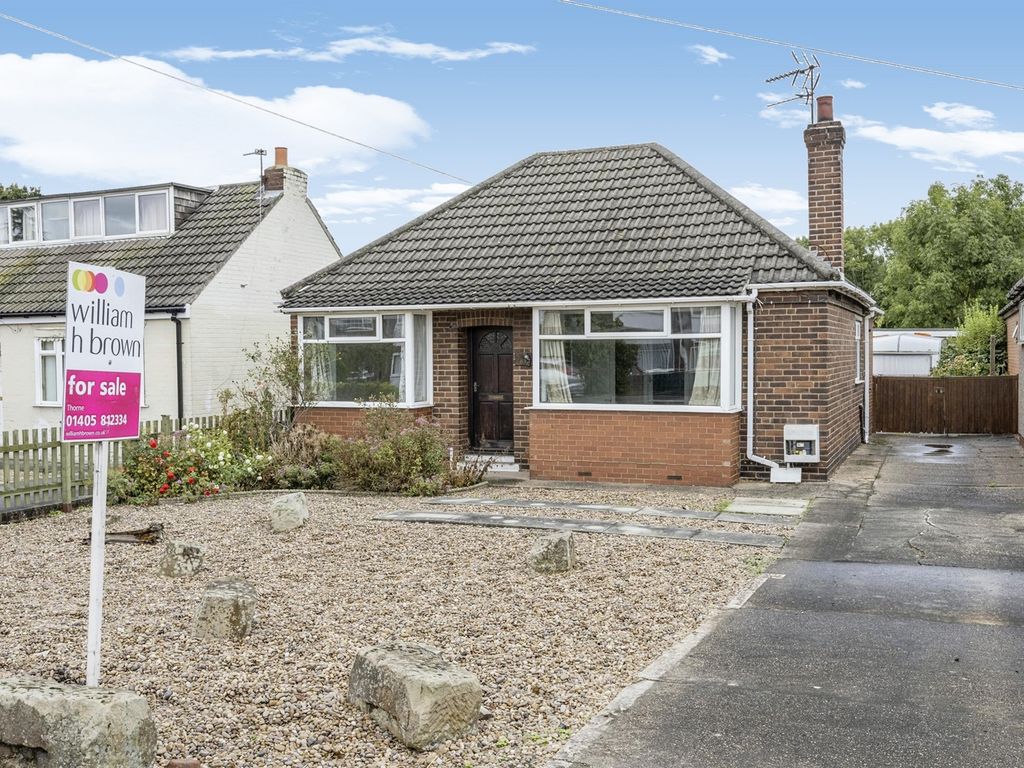 2 bed detached bungalow for sale in Kirton Lane, Thorne, Doncaster DN8