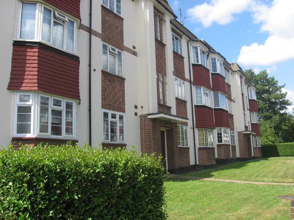 2 bed flat to rent in Amblecote Road, London SE12, £1,550 pcm Zoopla