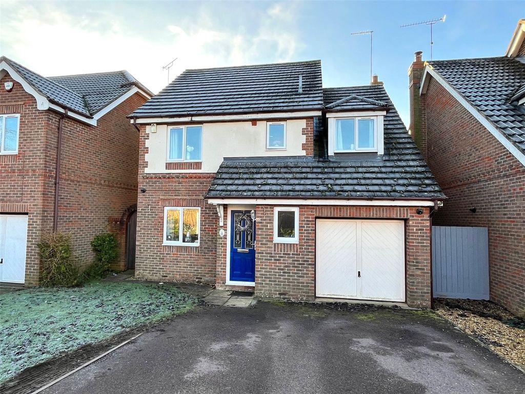 4 bed detached house for sale in Bradbury Road, Newnham