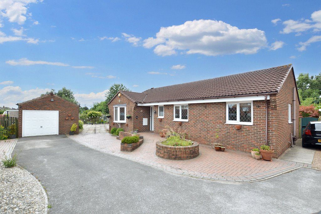 3 bed detached bungalow for sale in Whitehall Rise, Wakefield, West