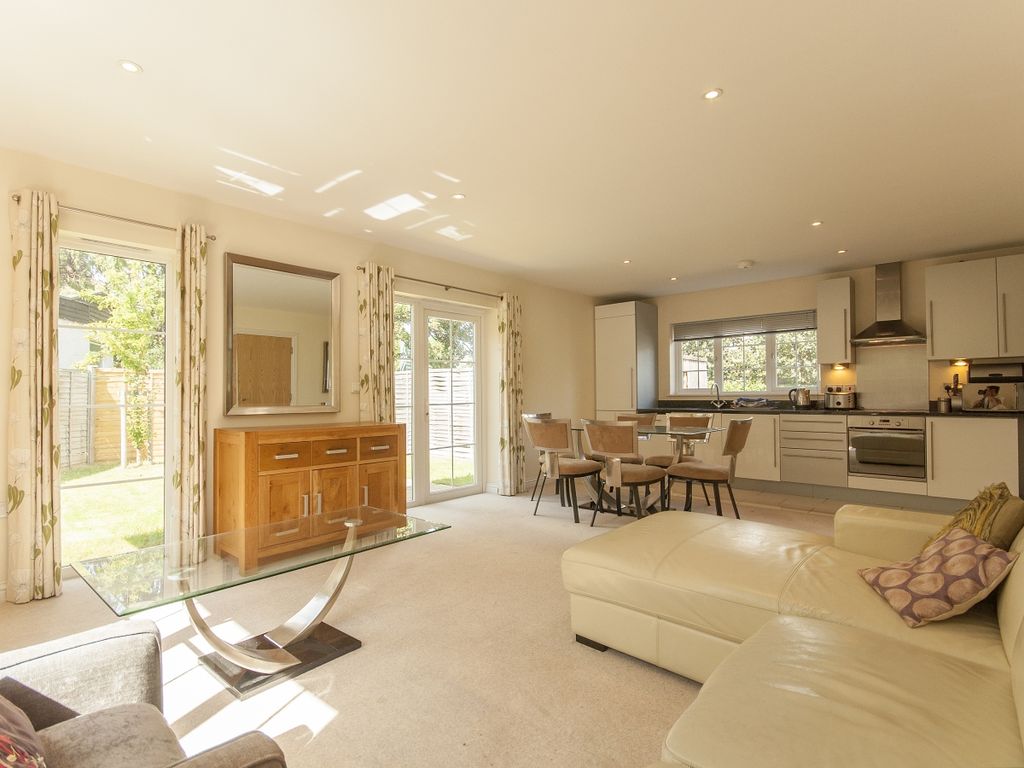 2 bed semidetached house to rent in Banbury Road, Oxford OX2, £1,950