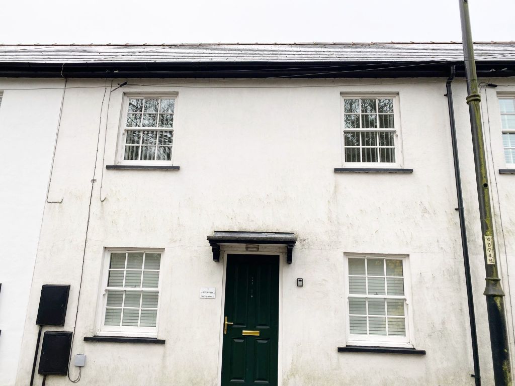 2 bed terraced house to rent in The Terrace, Tredegar NP22, £750 pcm