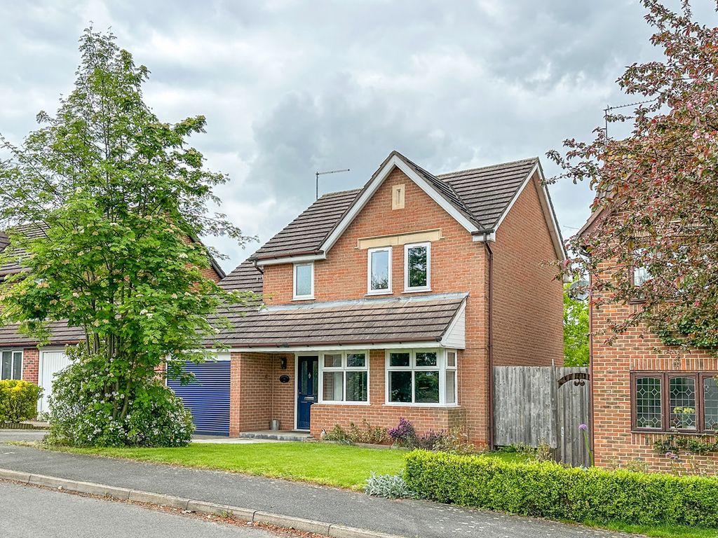 3 bed detached house for sale in Sandringham Way, Market Harborough