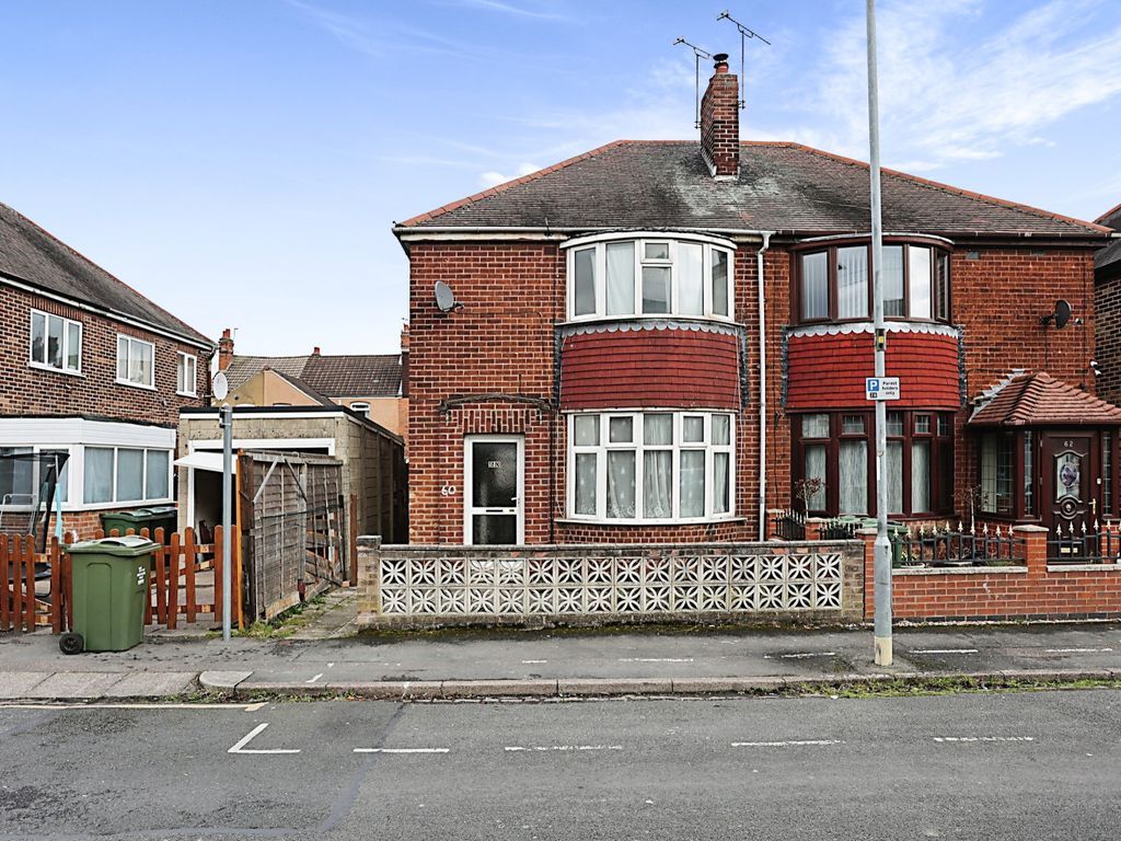 3 bed semidetached house for sale in Cartwright Street, Loughborough