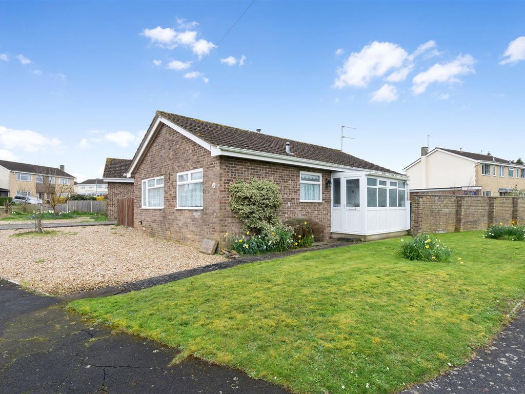 2 bed detached bungalow for sale in Wessex Road, Stalbridge