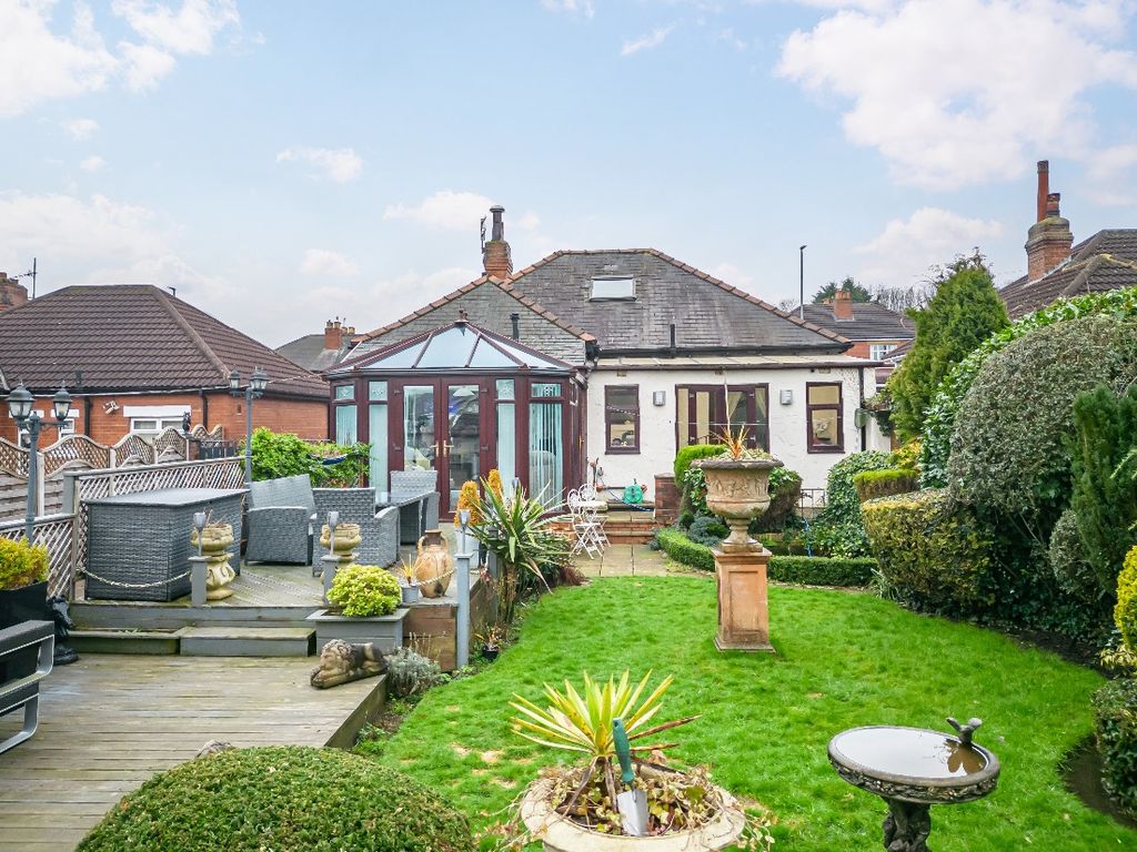 3 bed detached bungalow for sale in Tong Road, Farnley, Leeds LS12, £