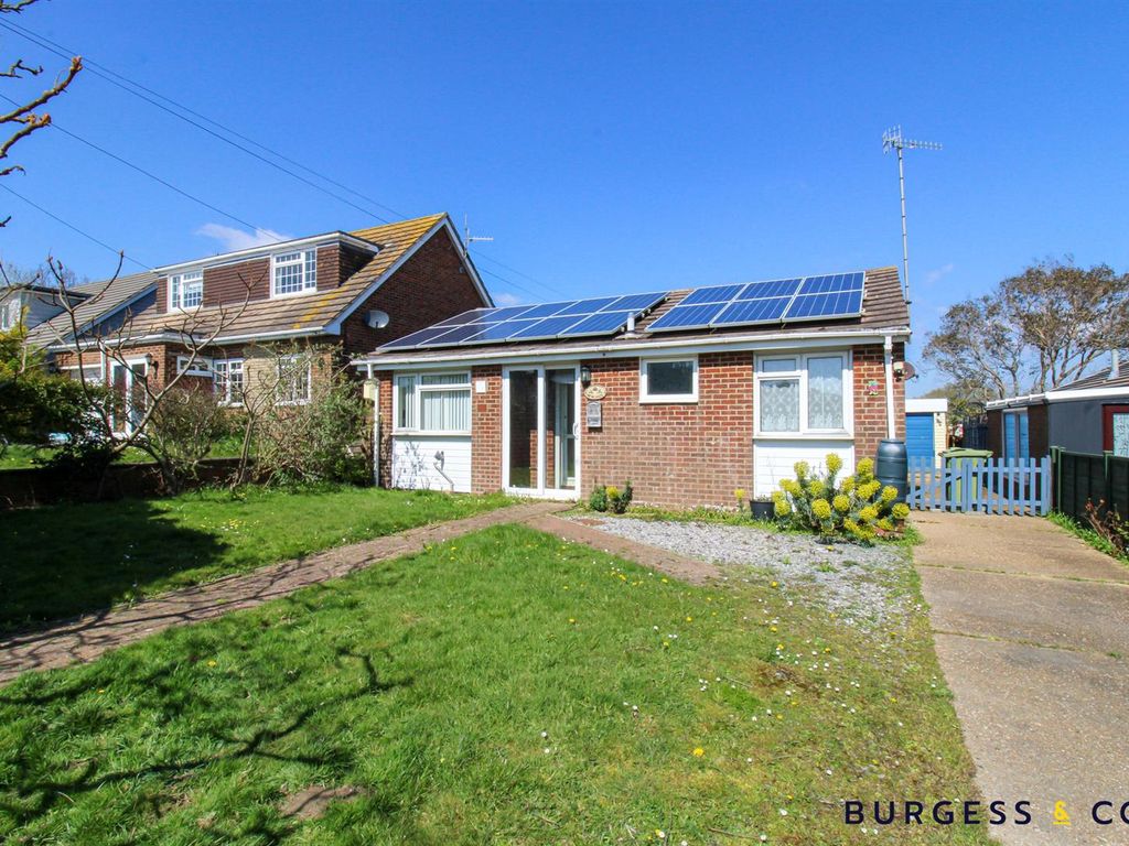 3 bed detached bungalow for sale in Martyns Way, BexhillOnSea TN40