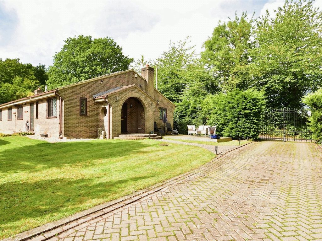 4 bed bungalow for sale in Scragged Oak Road, Detling, Maidstone, Kent