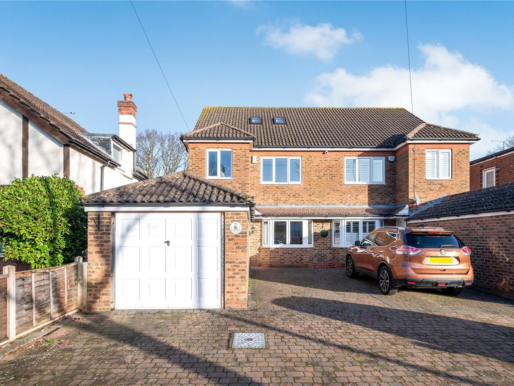 4 bed semidetached house for sale in Southborough Lane, Petts Wood