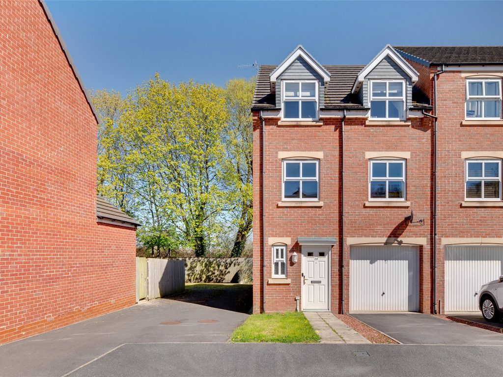 4 bed end terrace house for sale in Park Road, Gateshead NE8