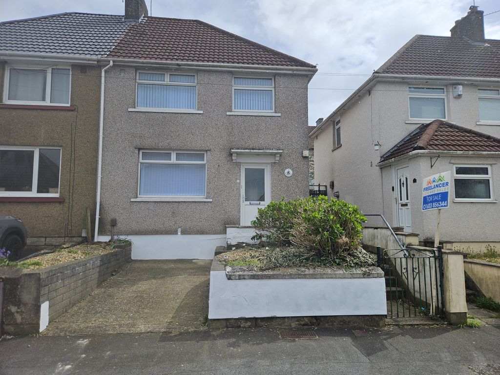 3 bed semidetached house for sale in Westfield Way, Malpas, Newport