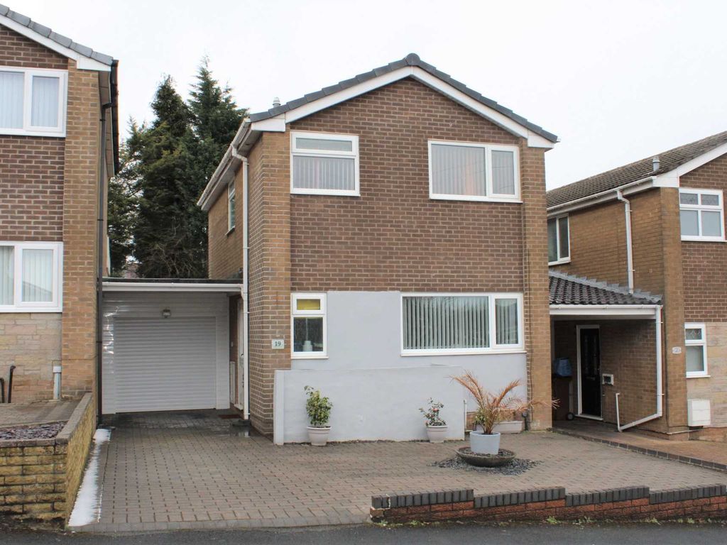 3 bed linkdetached house for sale in Skipton Ave, Chadderton OL9 Zoopla
