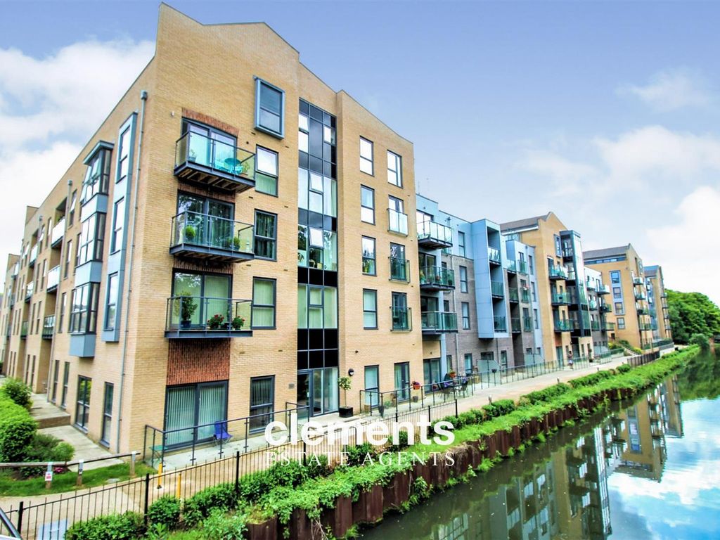1 bed flat to rent in The Embankment, Hemel Hempstead HP3, £1,250 pcm