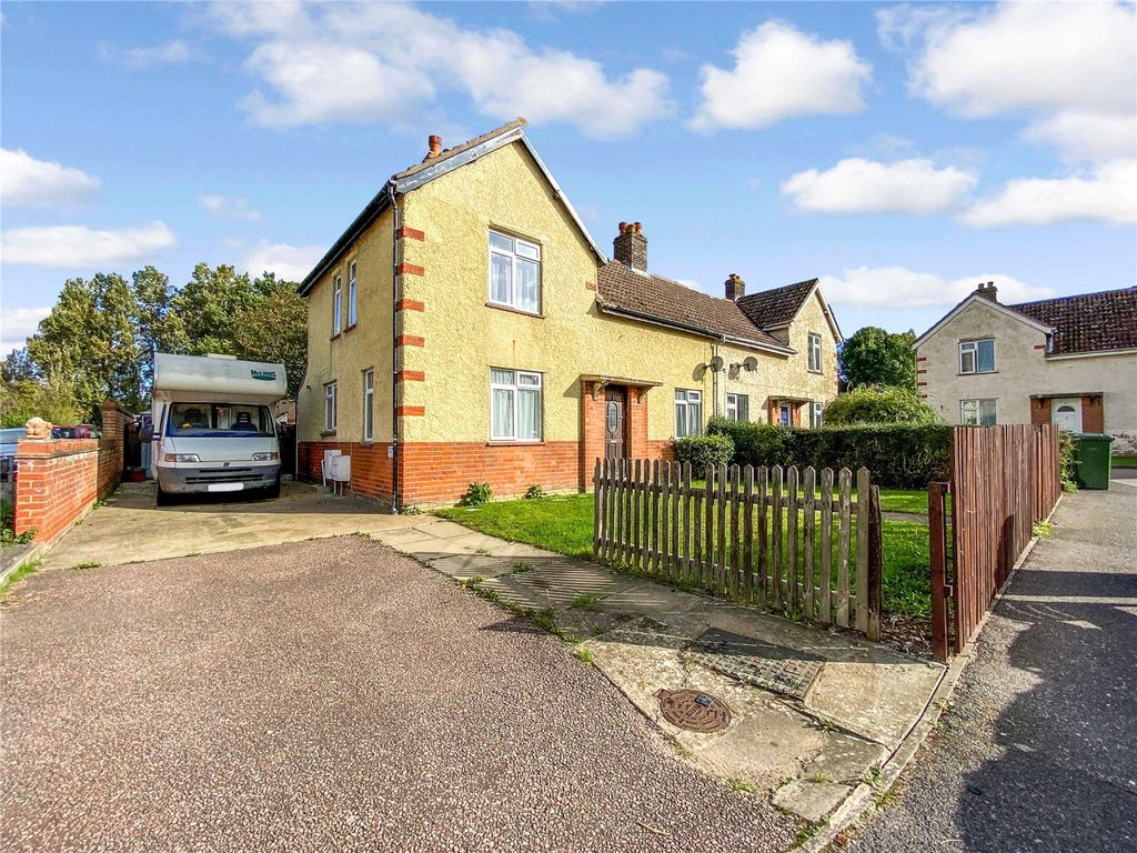 3 bed semidetached house for sale in Pear Tree Close, Fenstanton