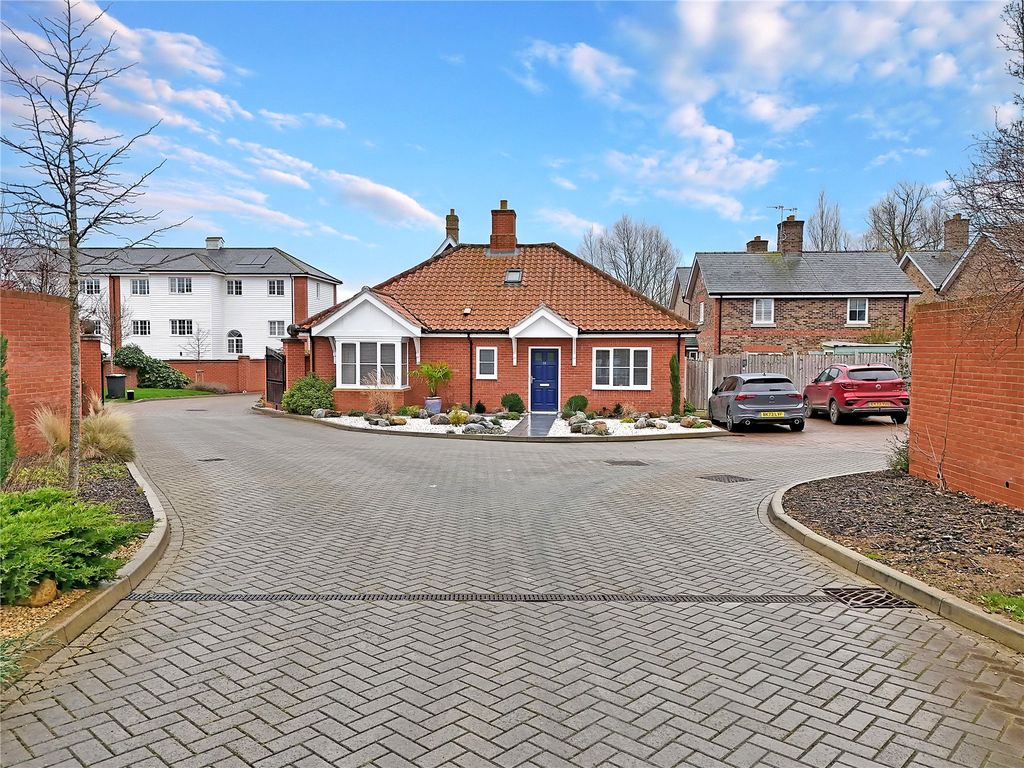 2 bed bungalow for sale in Ridley Green, Hartford End, Chelmsford