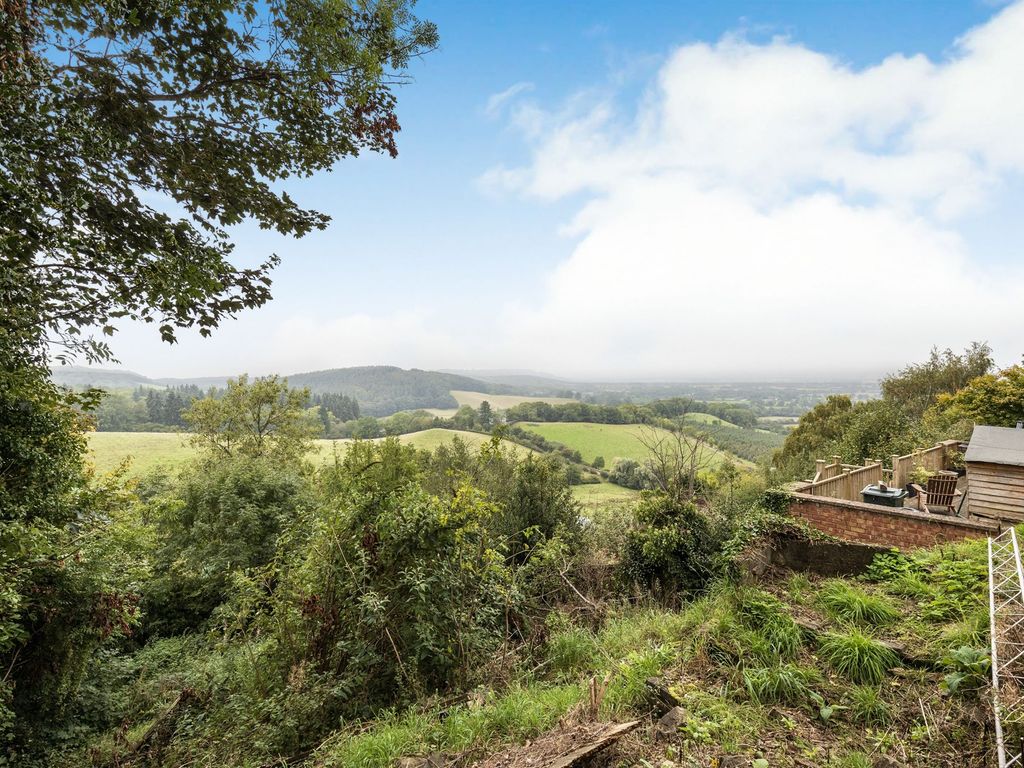 2 bed detached house for sale in West Malvern Road, Malvern WR14, £