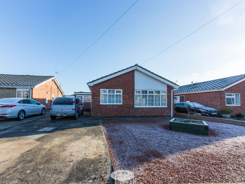 2 bed detached bungalow for sale in Windsor Road, CarltonInLindrick