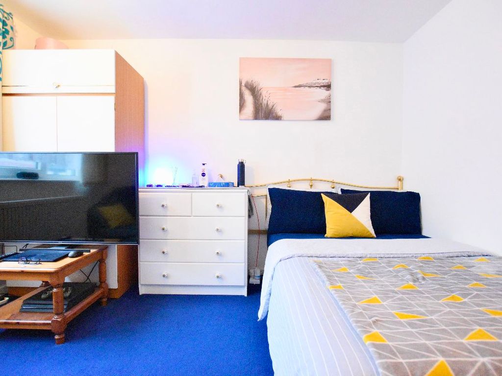 Idmiston Road, London E15