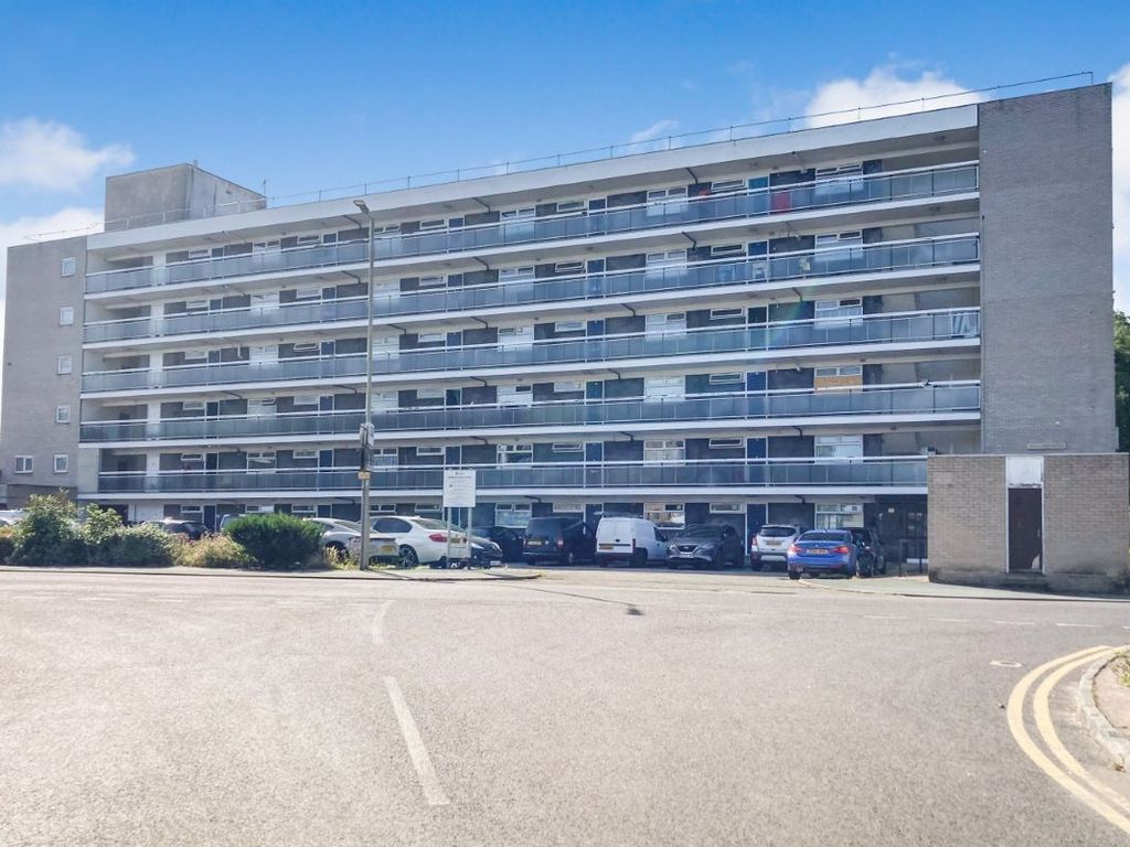 3 bed flat for sale in Flat 36 Mayflower House, The Drive, Brentwood