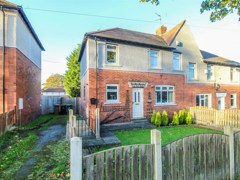 3 bed semidetached house for sale in Magdalene Road, Wakefield WF2, £