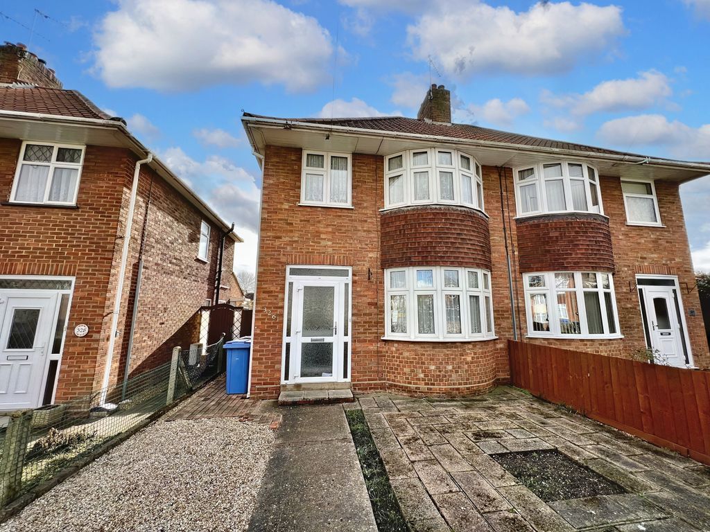3 bed semidetached house for sale in Felixstowe Road, Ipswich IP3 Zoopla