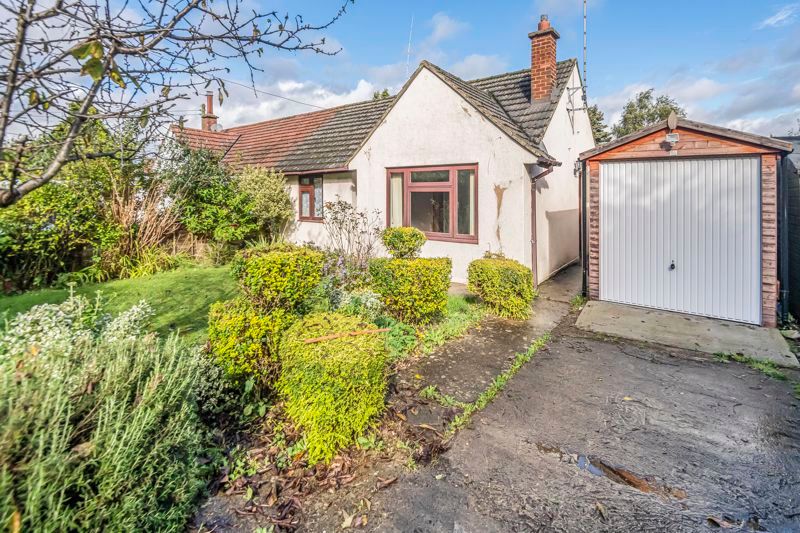 2 bed semidetached bungalow for sale in Stratton Lane, Stoke Lyne