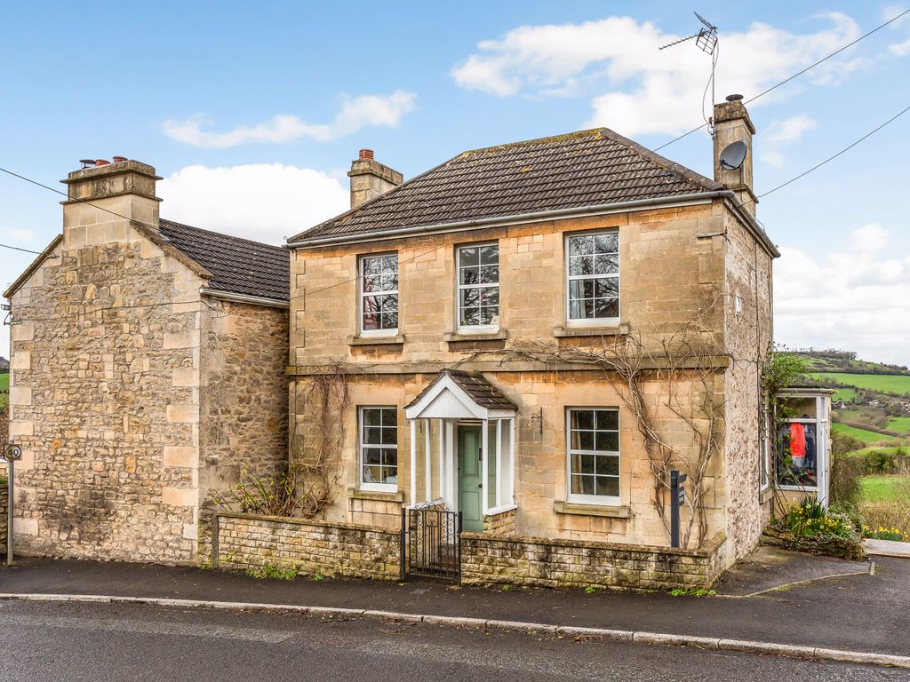 3 bed detached house for sale in Gloucester Road, Bath BA1, £550,000