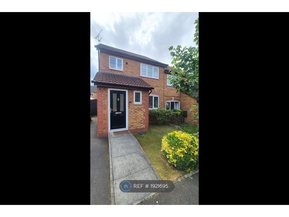 3 bed detached house to rent in Northumberland Way, Manchester M22, £