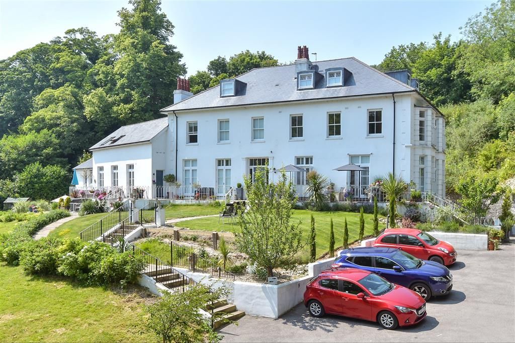 2 bed flat for sale in Alkham Road, Temple Ewell, Dover, Kent CT16, £