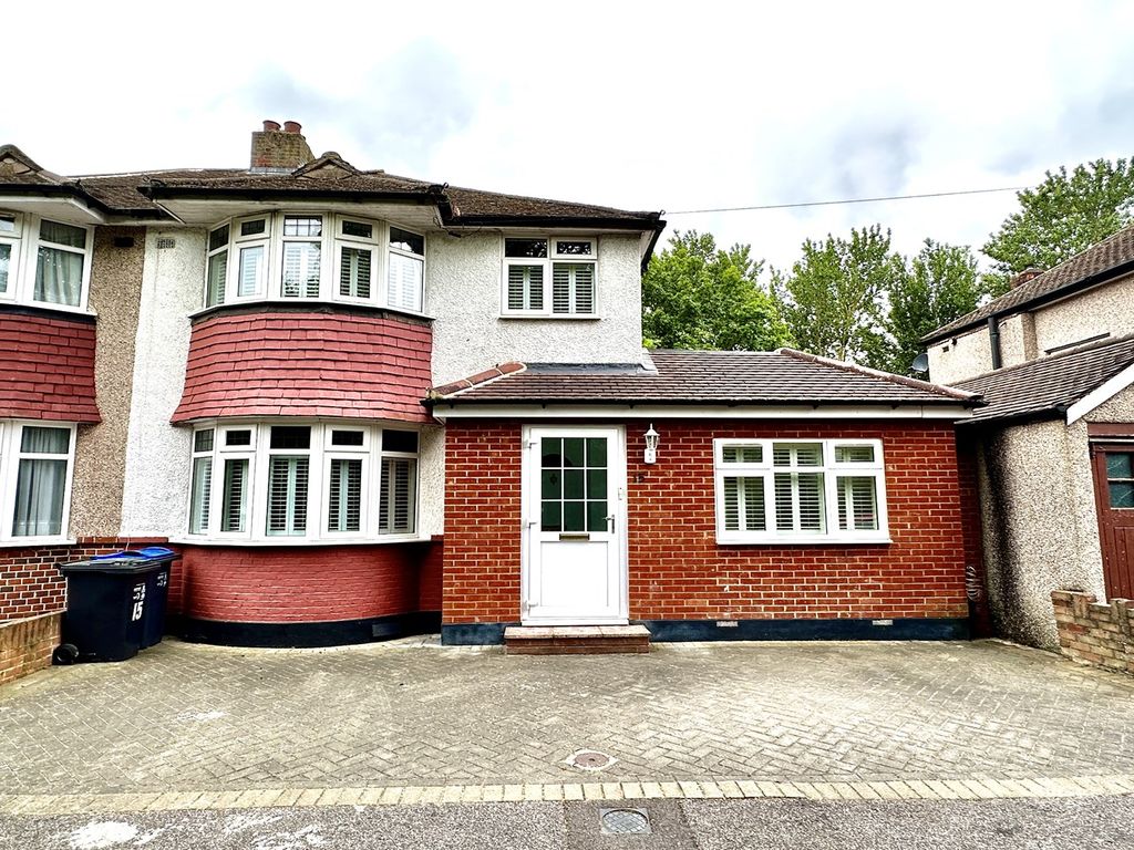 4 bed semidetached house for sale in Aspen Gardens, Mitcham CR4 Zoopla