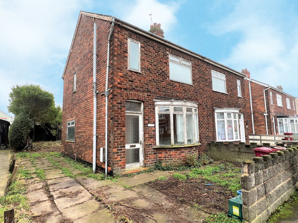 3 bed semidetached house for sale in Fairmont Crescent, Scunthorpe