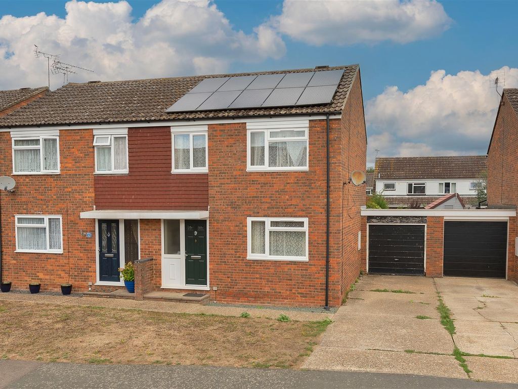 3 bed semidetached house for sale in Bullion Close, Paddock Wood