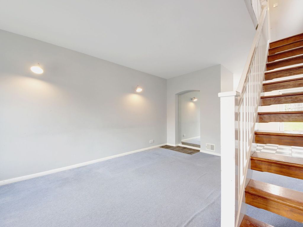 2 bed semidetached house for sale in Richards Close, Bushey WD23, £