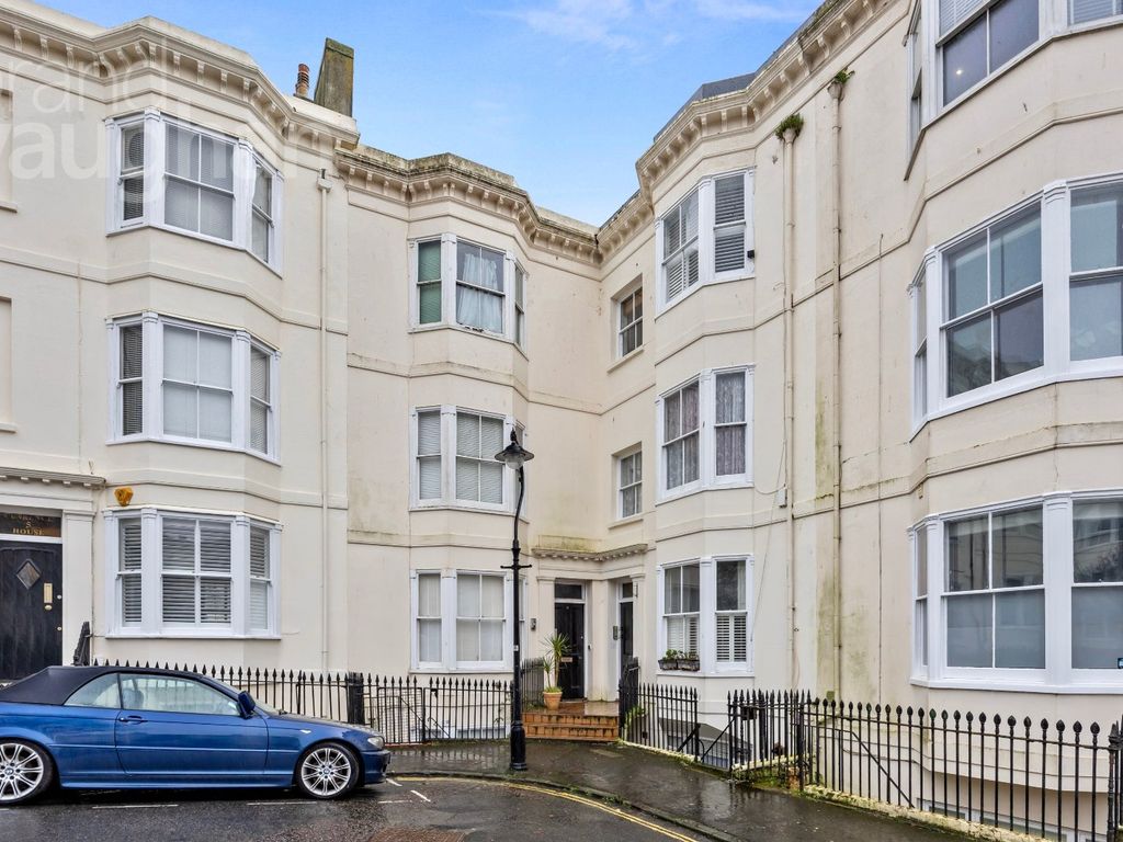 2 Bed Parking Garage For Sale In Clarence Square Brighton East Sussex