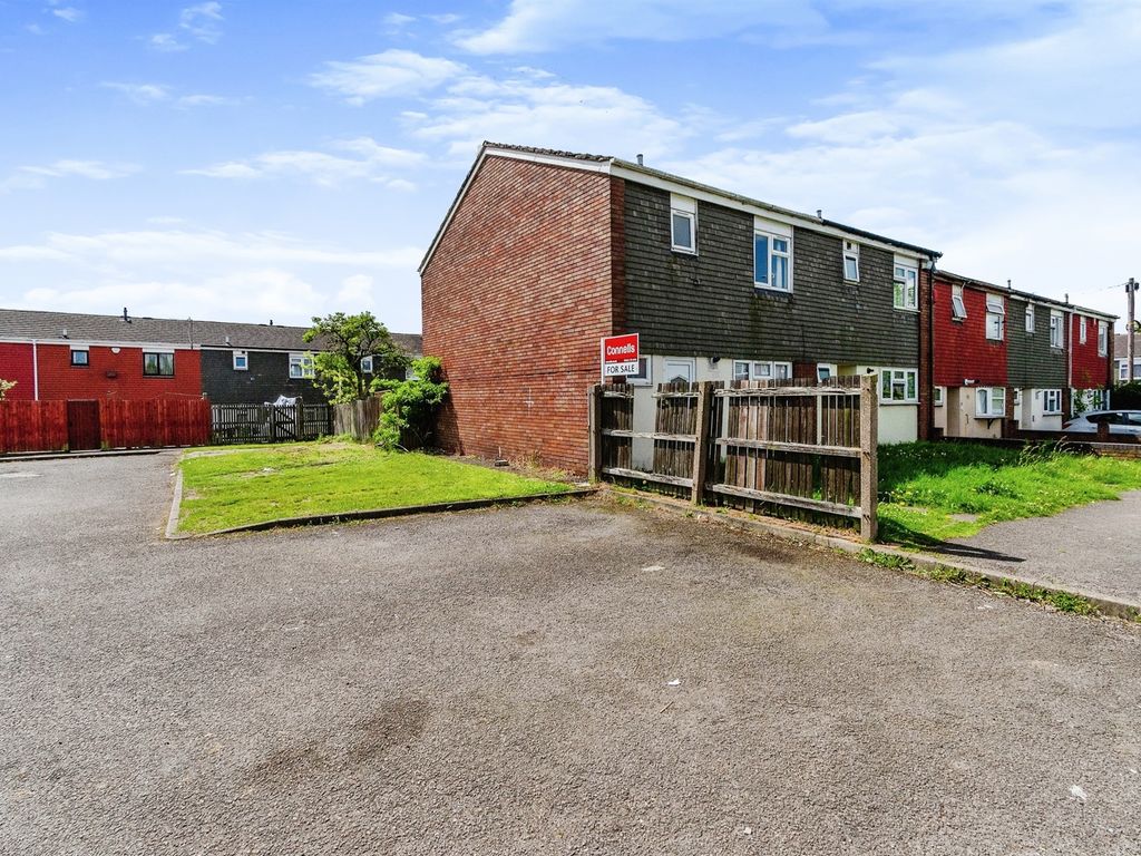3 bed end terrace house for sale in Poplar Close, Bentley, Walsall WS2