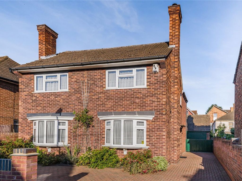 4 bed detached house for sale in Spenser Road, Bedford MK40 Zoopla